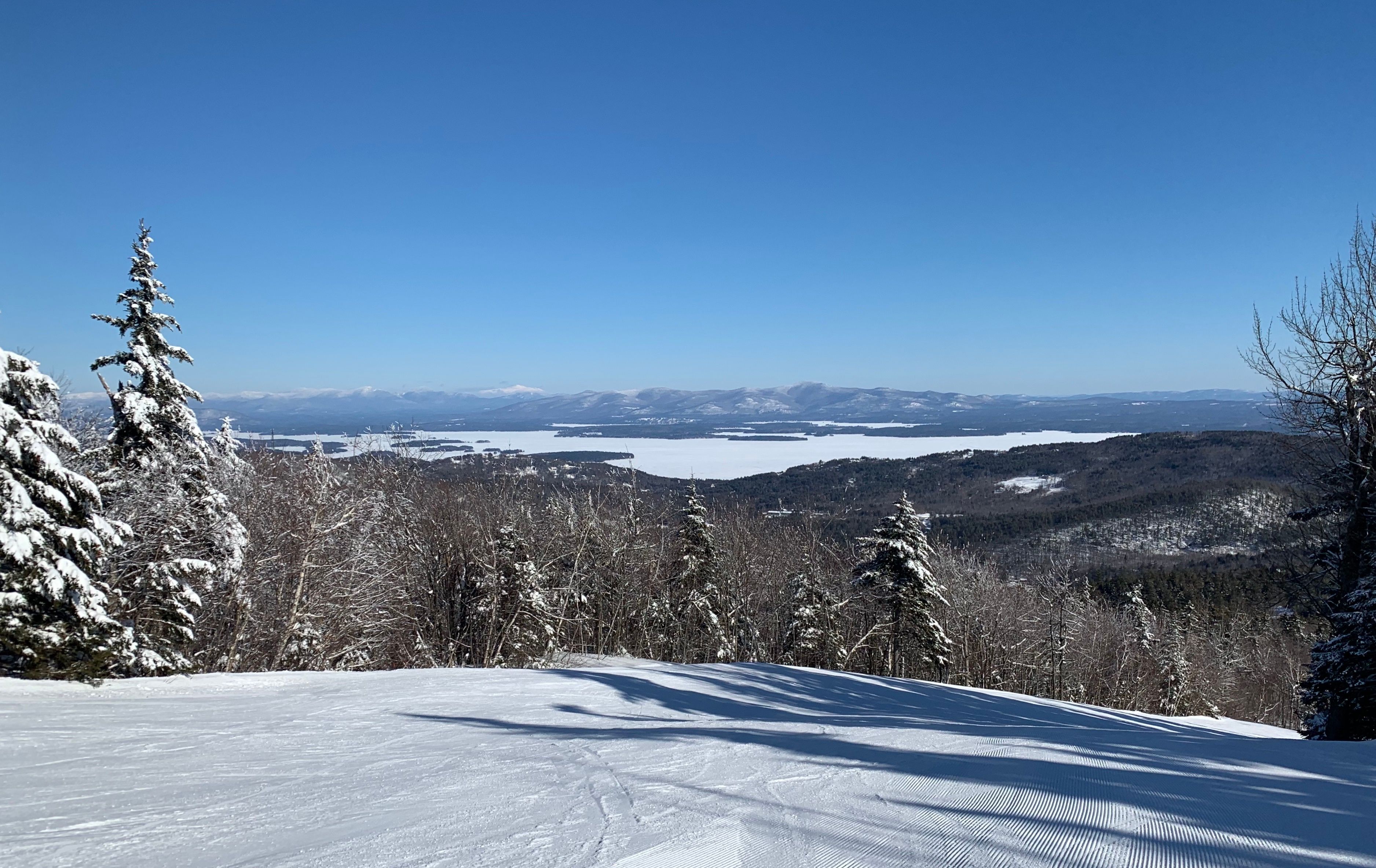 Озеро Виннипесуки из Gunstock Mountain Resort, Гилфорд, Нью -Гемпшир