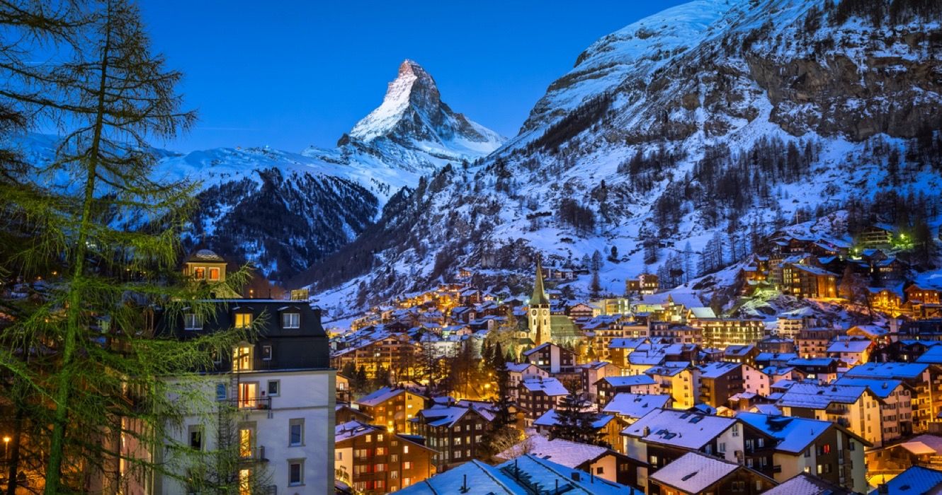 Zermatt Valley и Peatchhorn Peak в Швейцарии