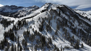 В среду, 12 февраля 2025 года, Alta Ski Area изображена в Каньоне Little Cottonwood. (Новости Кристин Мерфи/Деерет) 